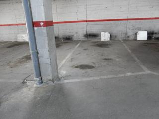 Aparcament cotxe a Centre. Fácil entrada y salida