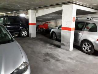 Aparcament cotxe a Centre. En pleno centro!