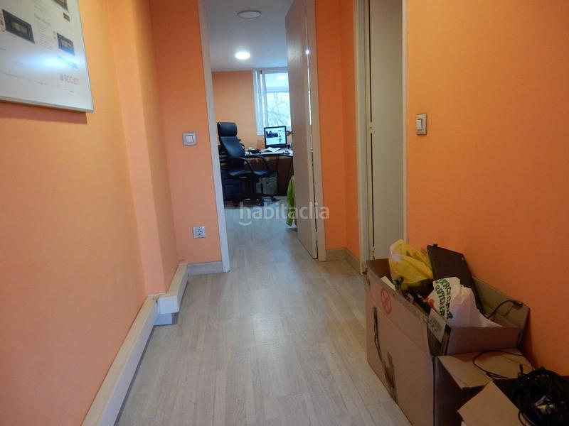 Foto ab70955f-7bf6-4131-a0bd-1d035272716b. Local comercial en Mercat Rubí