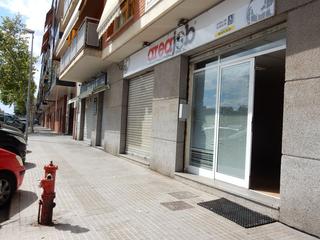Lloguer Local Comercial a Avinguda de l'estatut 219. ¡¡excelente local de 54 m2 en avda estatut, muchas posibilidades