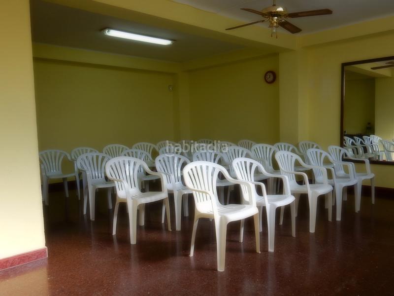 Foto 0d4ceeae-16b2-4b04-b75e-8e9f6ccb971b. Locale commerciale in plaça constitució 6 in Les Torres Rubí