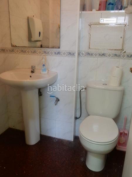 Foto 3142c3c3-ddda-4719-b491-1a6d7ddf625a. Locale commerciale in plaça constitució 6 in Les Torres Rubí