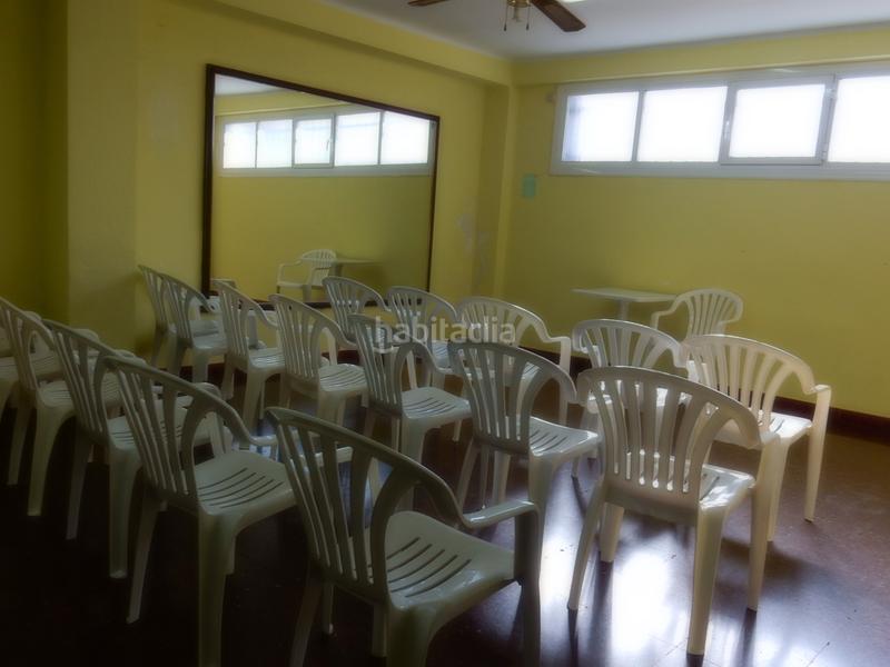 Foto 38572d78-e65b-4616-845e-195a408687c1. Locale commerciale in plaça constitució 6 in Les Torres Rubí