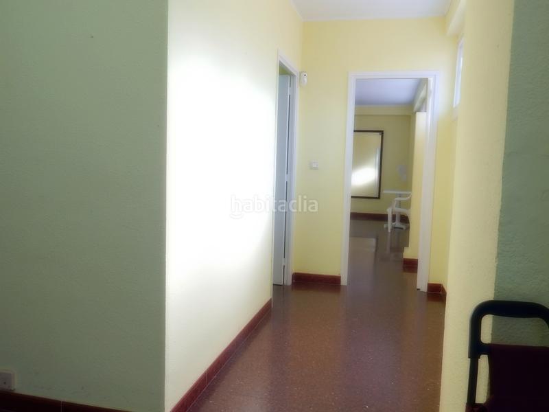 Foto 67600a71-4af9-4d57-8c3a-23b44d640d09. Locale commerciale in plaça constitució 6 in Les Torres Rubí