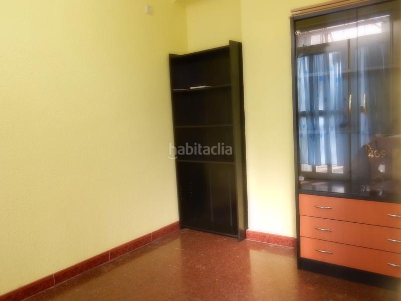 Foto 86d1541b-a855-4f8a-992b-30e86f034190. Locale commerciale in plaça constitució 6 in Les Torres Rubí