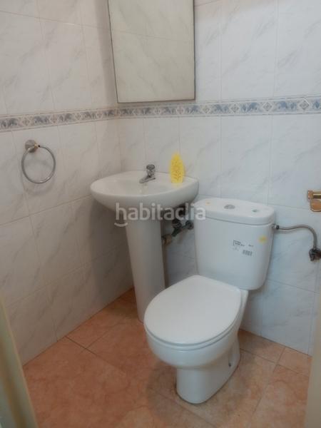 Foto 8dba8c00-c513-4bc8-b804-1997fec0a3c3. Locale commerciale in plaça constitució 6 in Les Torres Rubí