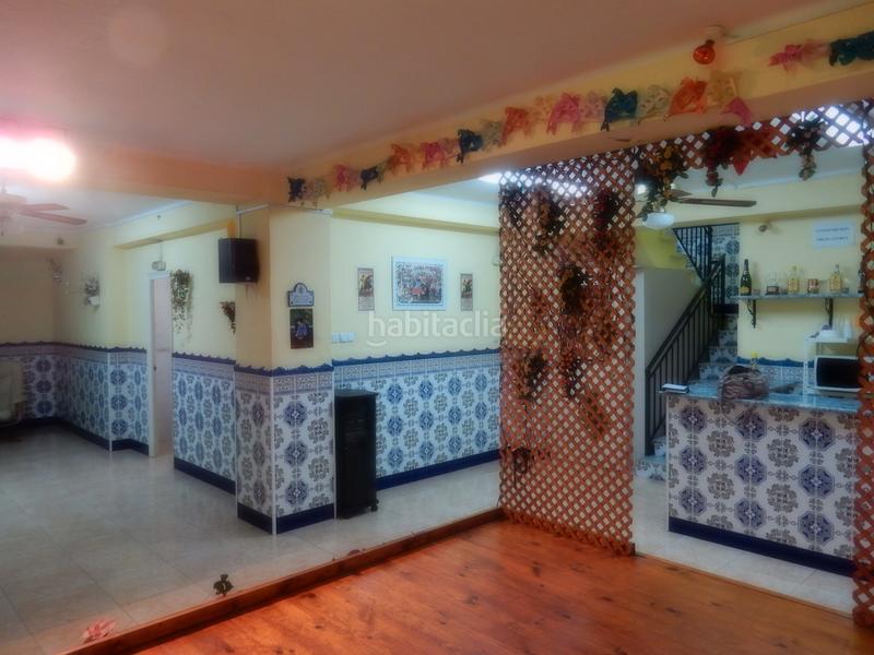 Foto f6745fd7-b1c8-4c3d-aae9-04c2dc5b866b. Locale commerciale in plaça constitució 6 in Les Torres Rubí