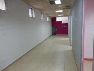 Location Local commercial à Centre. Increible local de 70 m2 en el centro de rubí