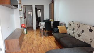 Pis a Mercat. Magnifico piso en pleno centro de 3 habitaciones, balcón y patio
