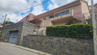 Casa en Castellnou-Can Mir-Can Solà. **chalet a 4 vientos en vallés park - tu refugio ideal**