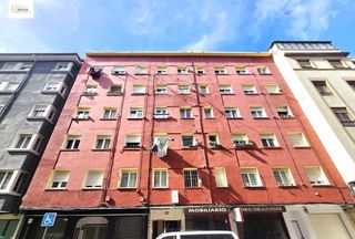 Piso  Calle tres noviembre. Buen piso con portal y ascensor nuevo en la calle tres de noviem