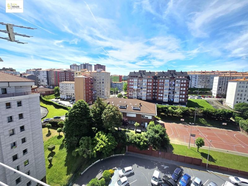 Foto aa99ed60-5278-49f3-a2f8-f36179165d8a. Flat with heating parking in Los Castros Santander