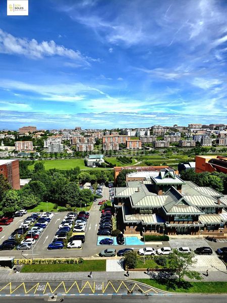 Foto cfe46f60-3f91-4ec2-b91c-5270dc225638. Flat with heating parking in Los Castros Santander