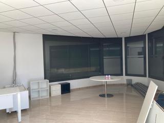 Location Local commercial  Carrer carrer de sant antoni. Local esquinero en pineda de mar