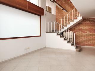 Rent Business premise in Centre. Local en el centro de pineda