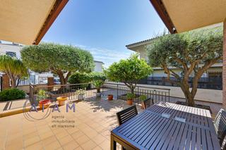 Chalet  Carrer de renoir. Magnífica casa en venta en pineda de mar