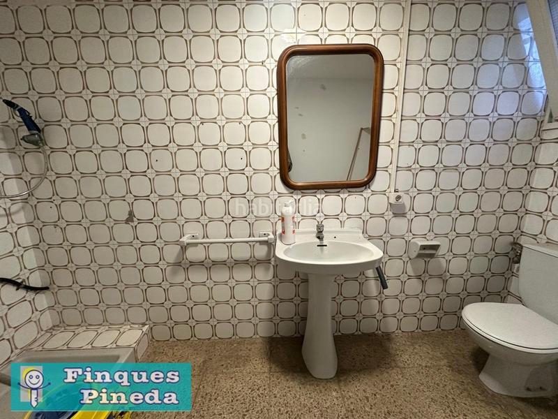 Foto 3e7617fa-9b67-4606-af23-deab0fa42dba. Alquiler local comercial local de 125m2 en el centro en Pineda de Mar