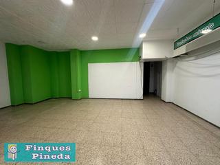 Location Local commercial  Avenida avinguda de nostra senyora de montserrat, 48. Local de 125m2 en el centro de pineda de mar