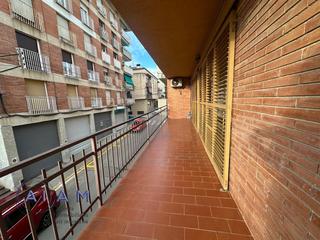 Edificio in Sant Pere. Edificio con local y 2 viviendas en tordera