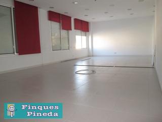 Lloguer Local Comercial a Centre. Local en alquiler de 300m2 ideal para despachos