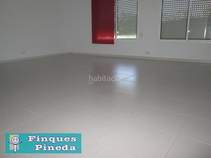 Foto de3ea9b6-6dd0-405f-a8bf-ab2e67b640fd. Lloguer local comercial a Centre Pineda de Mar