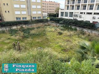 Terreny residencial a Calella. Solar al costat del mar a calella