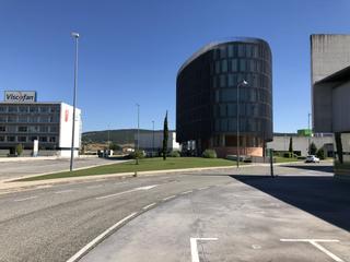 Lloguer Oficina a Aranguren. Oficina en alquiler en polígono tajonar, 1 dormitorio.
