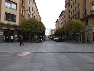 Local Comercial a Segundo Ensanche. Local comercial a la calle en venta en ensanche.