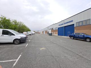 Lloguer Nau industrial a Aizoáin. Nave industrial en alquiler en polígono iruregaina, 4 dormitorio