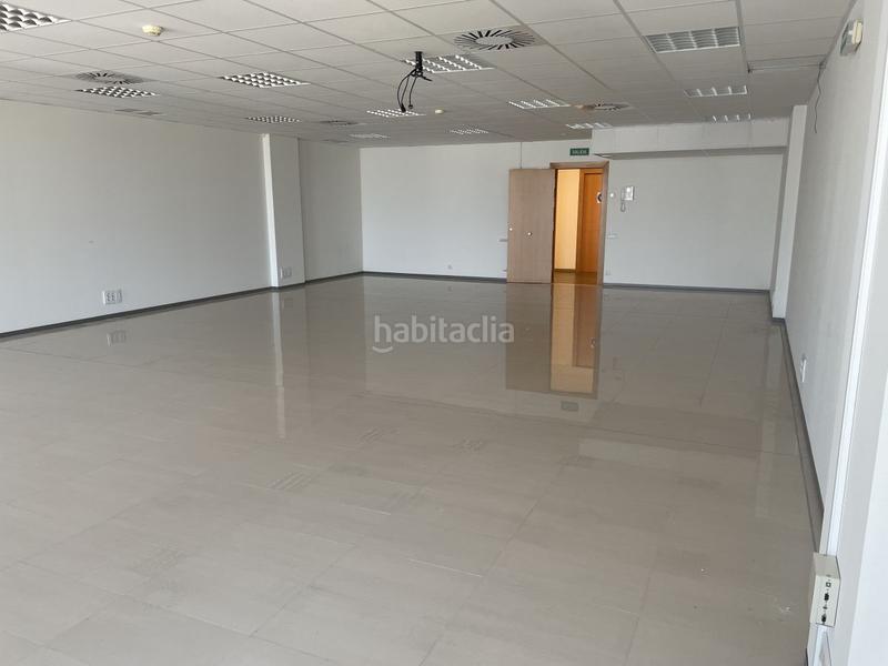 Foto ae760f69-ead0-4f5e-af86-15bd23da115f. Miete büro in berroa 4 in Aranguren