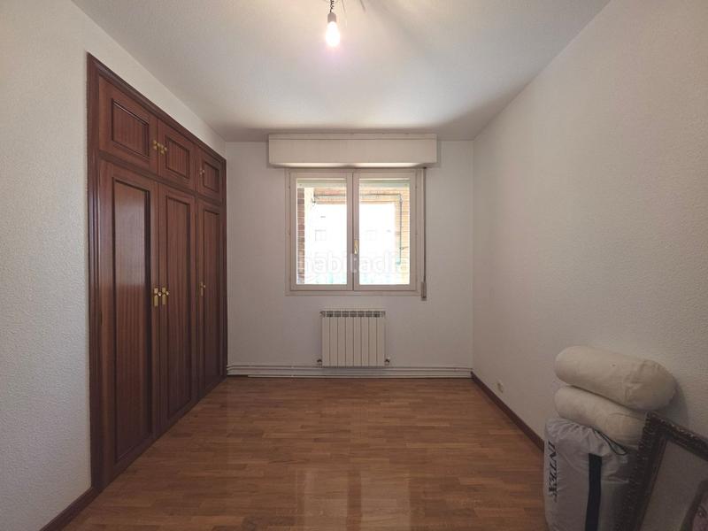 Foto 96845192-bafb-4955-8335-97cbc89162a9. Piso  en venta en azpilagaña, 3 dormitorios. en Pamplona / Iruña