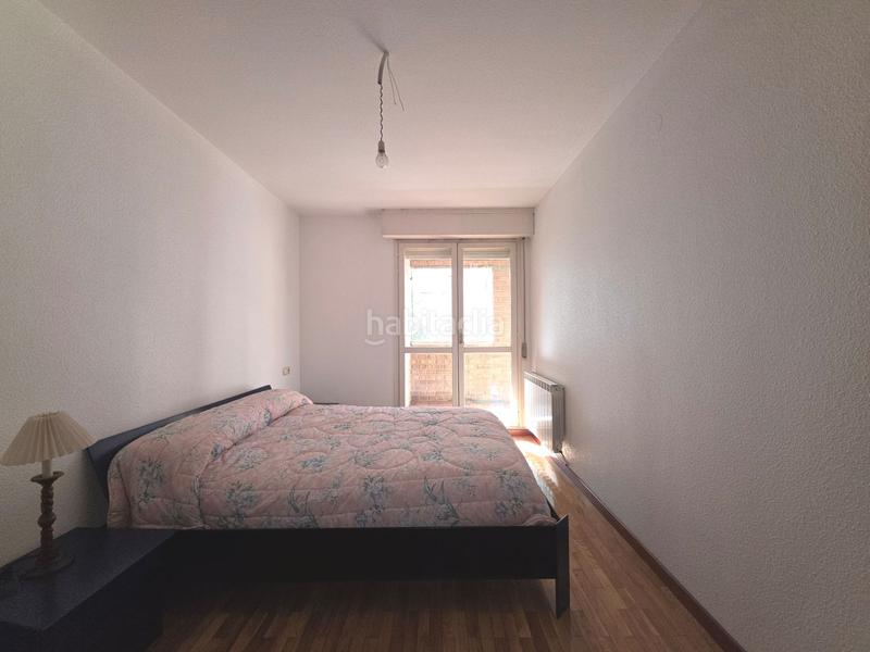 Foto a9ee3592-a182-4ce5-a416-2ba0d631f852. Piso  en venta en azpilagaña, 3 dormitorios. en Pamplona / Iruña