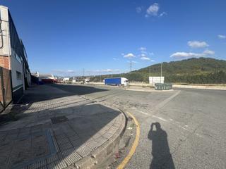 Industrial building in Beriáin. Nave industrial en venta en polígono morea sur, 4 dormitorios.