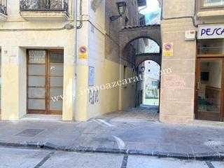 Aparcament cotxe a Estella / Lizarra. Plaza de garaje en estella
