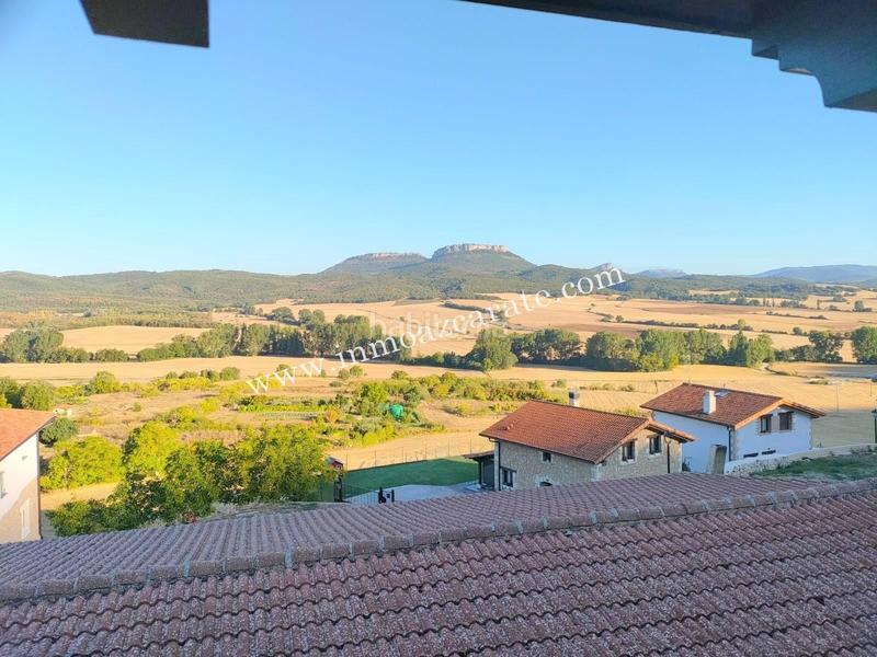 Foto 6135c42a-aa8d-4d29-9439-d183b2b5bf55. Haus mit heizung in Cabredo