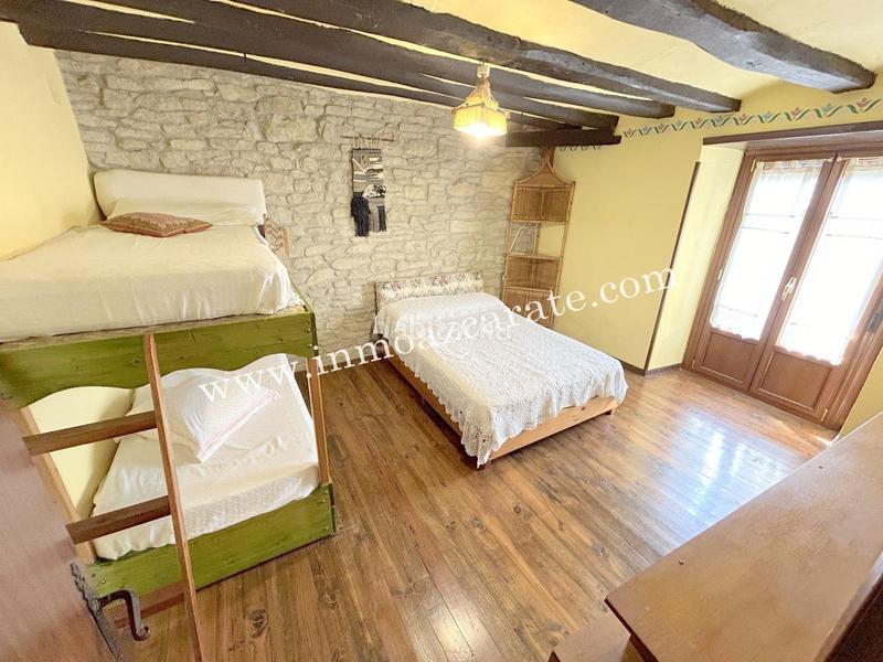 Foto d808ea4b-3952-4675-aee9-e0e1f7f45b2c. Casa amb calefacció a Yerri