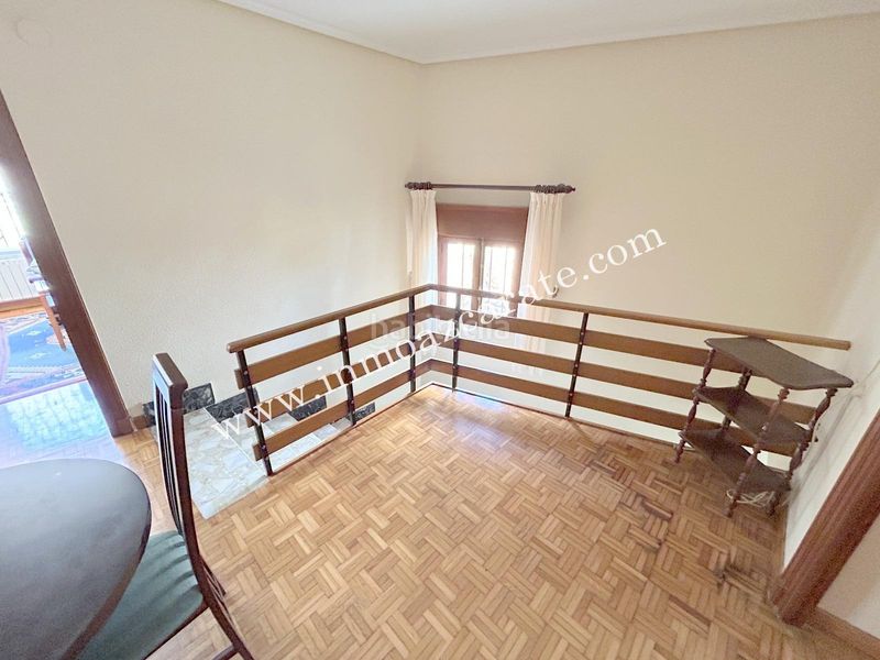 Foto f812f5fa-cc06-4106-9a70-39bcccf2f57f. Casa amb aparcament a Oteiza