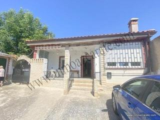House en Busto (El). Casa con jardn, piscina y mltiples espacios en el busto  todo