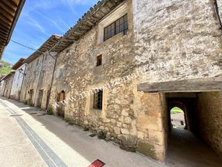 Maison à Harana / Valle de Arana
