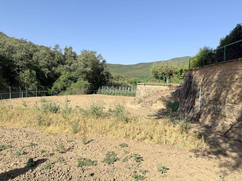Foto b68342a7-2c7f-415d-8d93-2342da9a785f. Masia amb piscina a Yerri
