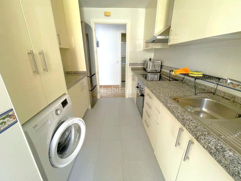 Foto 1eaa537b-6a8b-4e8a-bea6-6152e453285d. Àtic amb aparcament piscina a La Duquesa Manilva