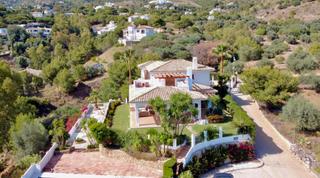 Maison à Valtocado 219. Espectacular villa independiente en urbanización privada en valt