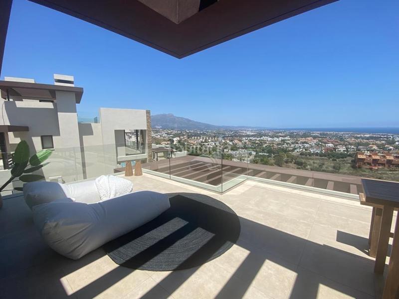 Foto 469e2ecf-8bc8-46d8-8020-0bc6638e1493. Chalet con riscaldamento parcheggio piscina in Benahavís pueblo Benahavís