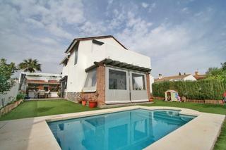 Chalet  Olivo de calypso 5. Chalet independiente y recientemente reformado en calahonda
