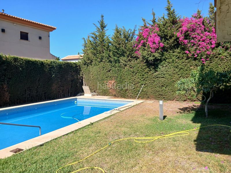 Foto 5bef62b3-738c-4a09-ae96-4b299c998848. Xalet amb aparcament piscina a Centro Benalmádena