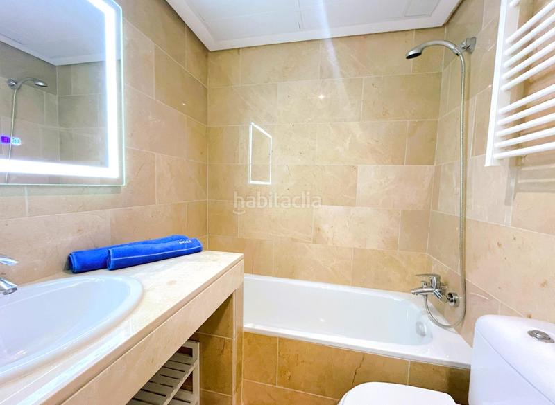 Foto e009c33f-7ddf-45dc-8cd9-9cbb046e6433. Apartament amb aparcament piscina a San Luis de Sabinillas Manilva