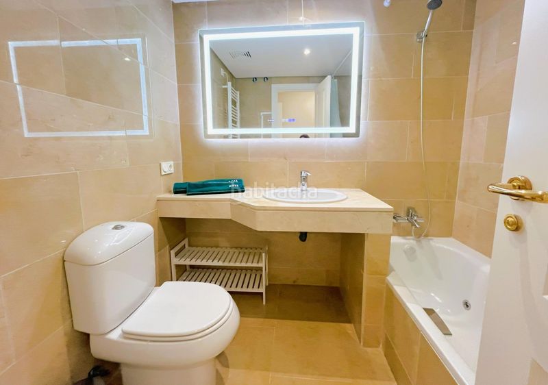 Foto d19aeba8-f44f-4a82-abcf-1af6dcd9b521. Apartament amb aparcament piscina a San Luis de Sabinillas Manilva