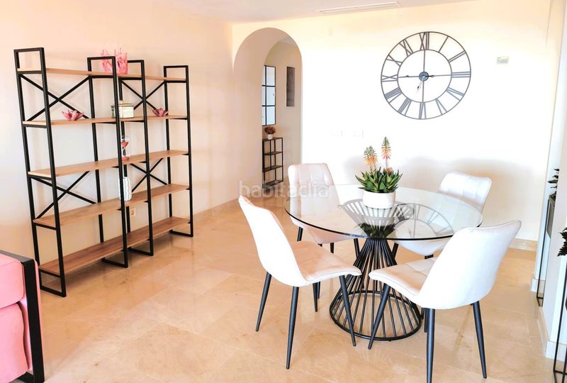 Foto dbc7a556-b9a4-484b-b162-042cb0a25ec1. Apartament amb aparcament piscina a San Luis de Sabinillas Manilva