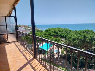 Appartement  Calle alhamar 13. Apartamento en primera linea de playa en calahonda con espectacu