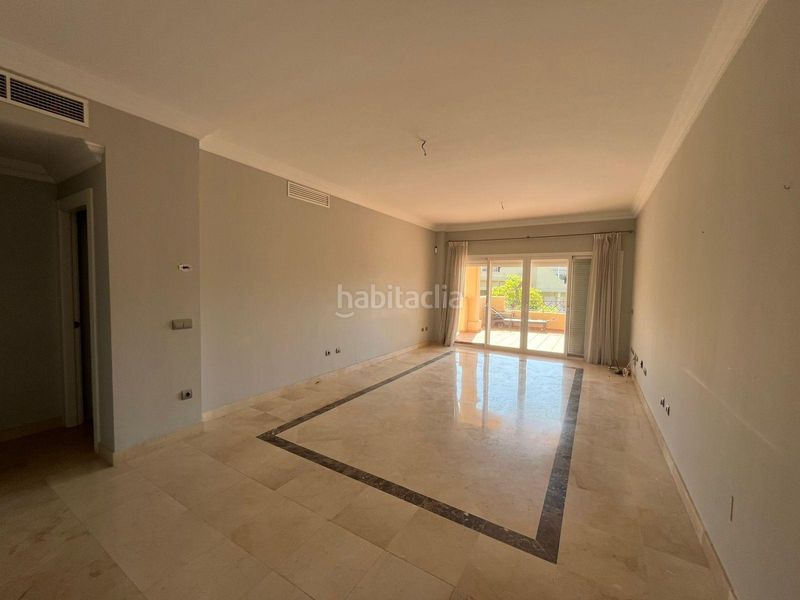 Foto c3606c10-f330-4f1d-b572-3bf21c10fd96. Apartament amb aparcament piscina a Los Flamingos Benahavís